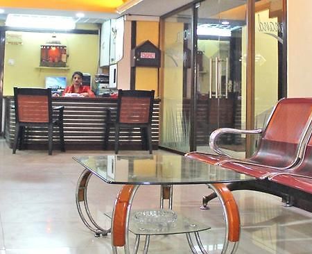 Neeranand Dalhousie- A Pure Vegetarian Hotel Calcutta Buitenkant foto