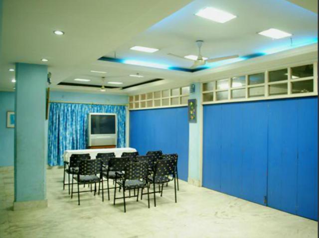 Neeranand Dalhousie- A Pure Vegetarian Hotel Calcutta Buitenkant foto
